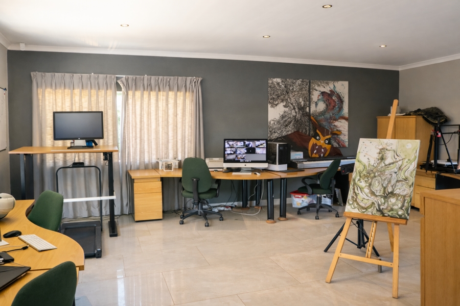 4 Bedroom Property for Sale in Flamingo Vlei Western Cape